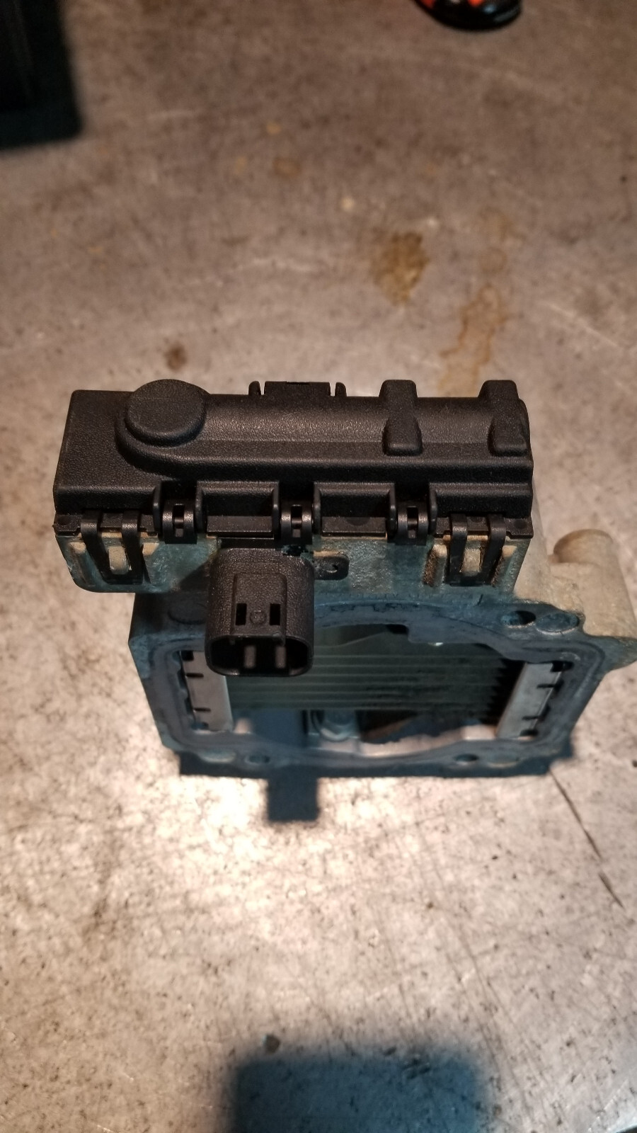 12601677 GM 11-16 2500 3500 HD 6.6L Diesel Turbo Pre Heater - Picture 5 of 6