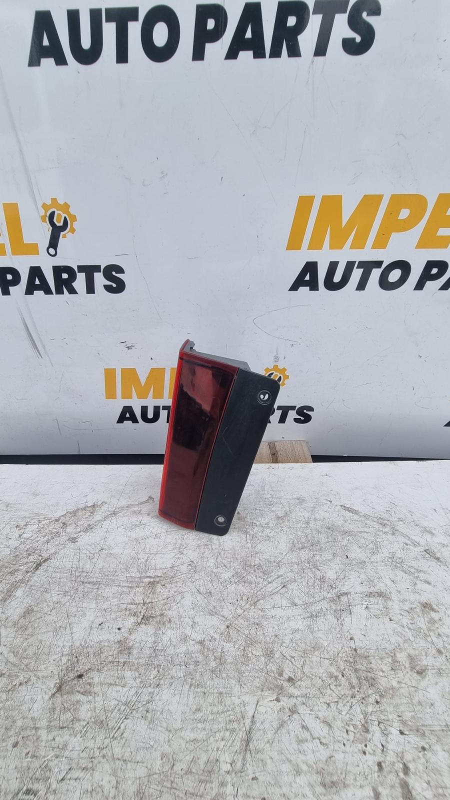 RENAULT TRAFIC X82 01/2015-2025 LOWER LEFT TAILLIGHT IN BODY - thumbnail 2