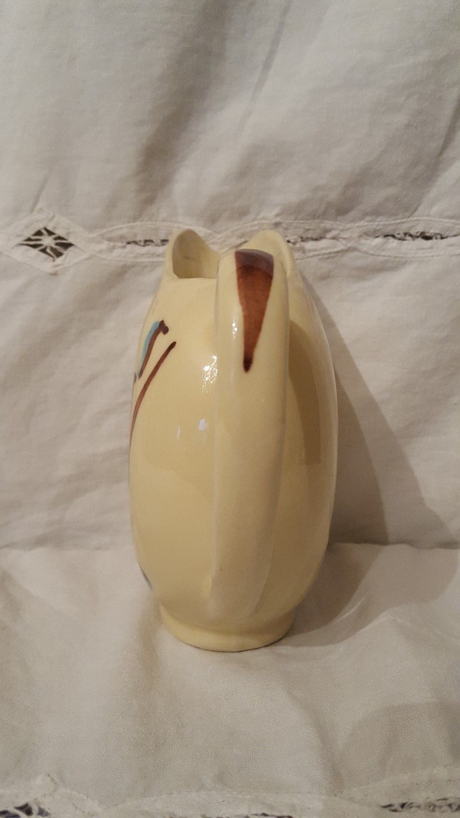 Vintage Shawnee pottery Water Pitcher Vase Flower detail Mint Condition