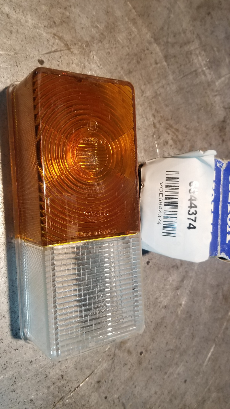 VOE6644374 VOLVO LAMP AMBER 6644374 - Picture 2 of 2