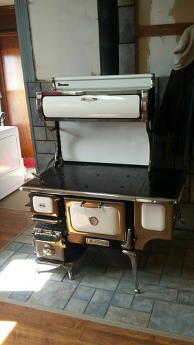 Antique style Wood Burning Cook Stove with boiler Hartland the Oval