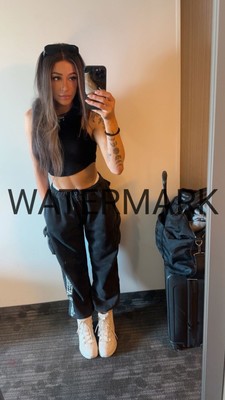 Dakota Kai 8x10 PHOTO WWE  Home Selfie