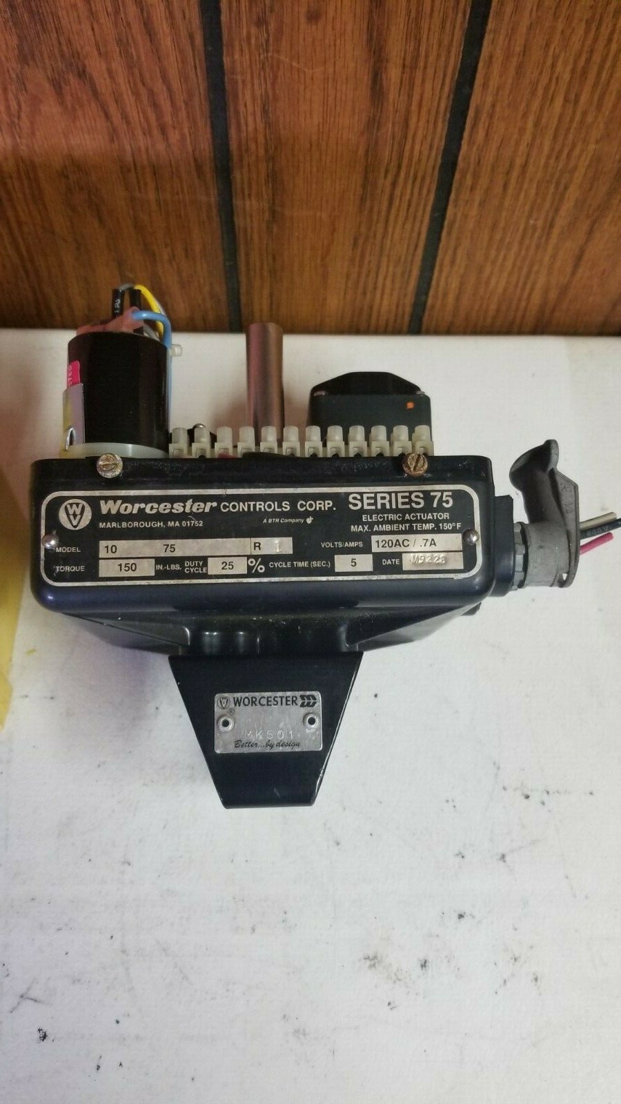 Wocester Controls Corp. Electric Actuator Series 75 Model 1075R