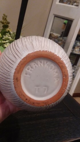 VINTAGE FRANKOMA T7 COCONUT TIKI MUG (PEARL WHITE)