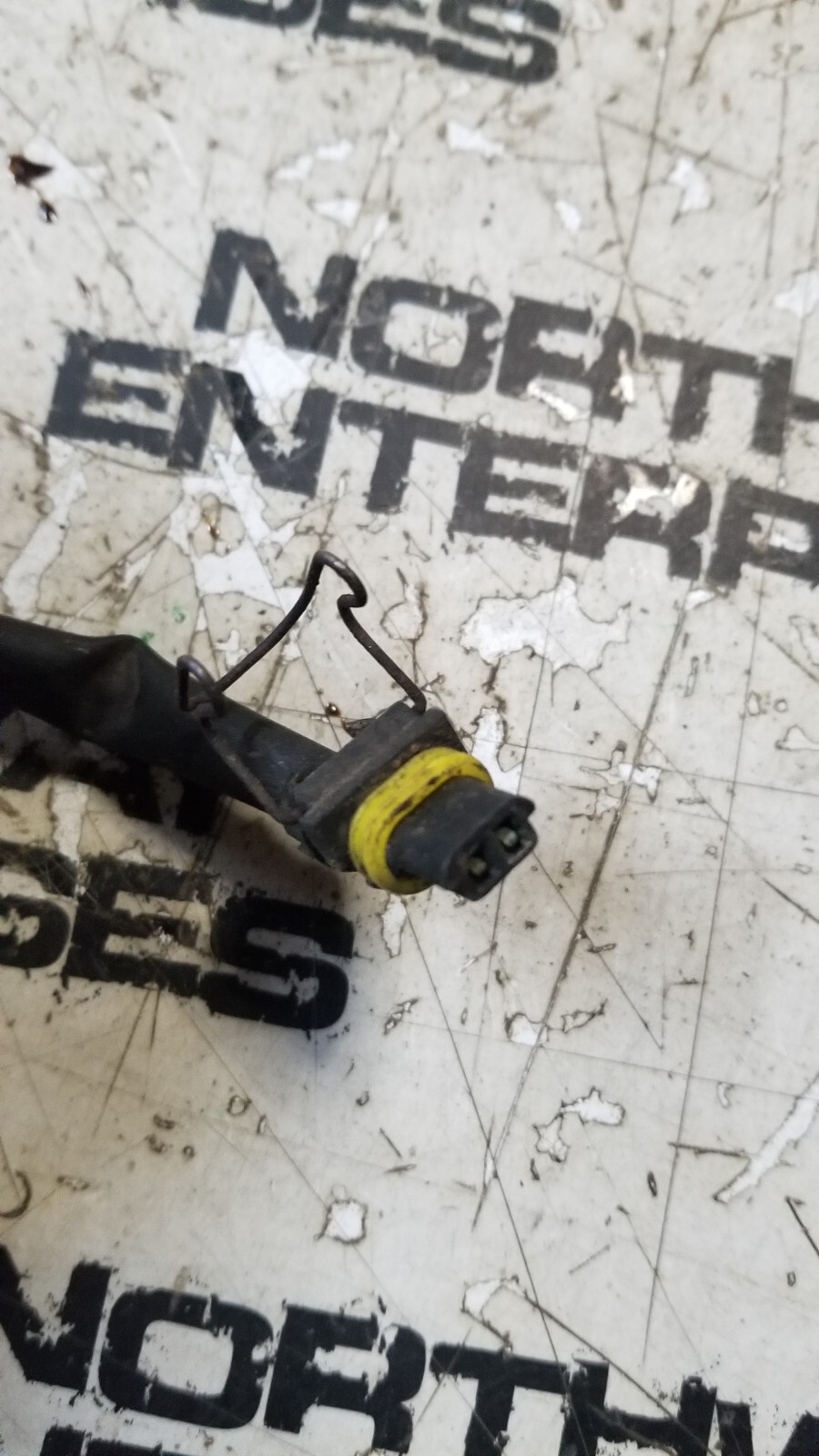 2 PIN 2 WIRE ENGINE HARNESS PIGTAIL 2005-2006 Chevy Gmc Duramax Diesel LLY - Picture 1 of 4