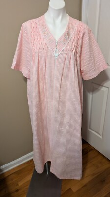 MISS ELAINE Women SZ 3X SS Seersucker PINK White Stripe Zip House Coat/Robe NWOT