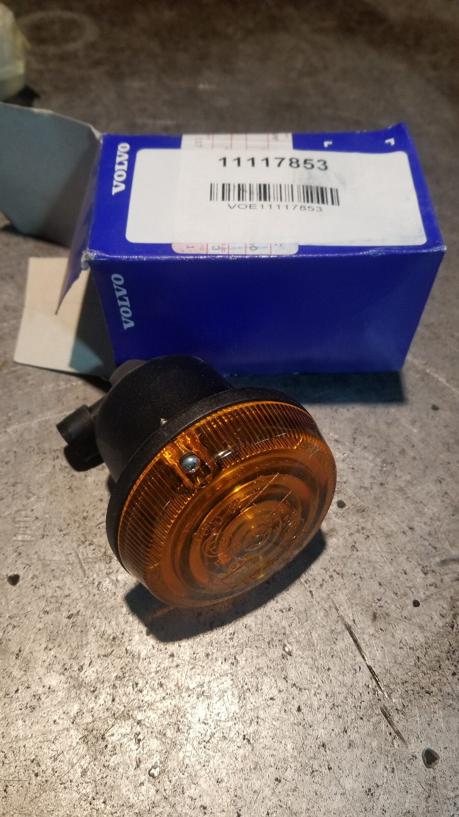 VOE11117853 VOLVO LAMP AMBER 11117853 - Picture 1 of 3