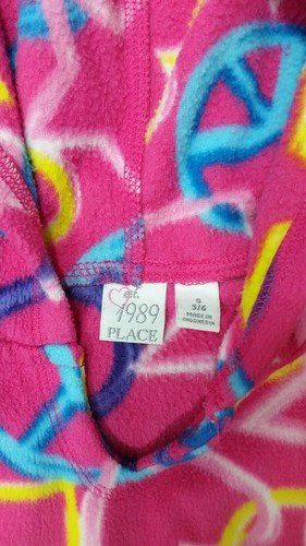 Childrens Place Girls Hoodie Pink Fleece Pullover Size 5 6 Small Peace Heart