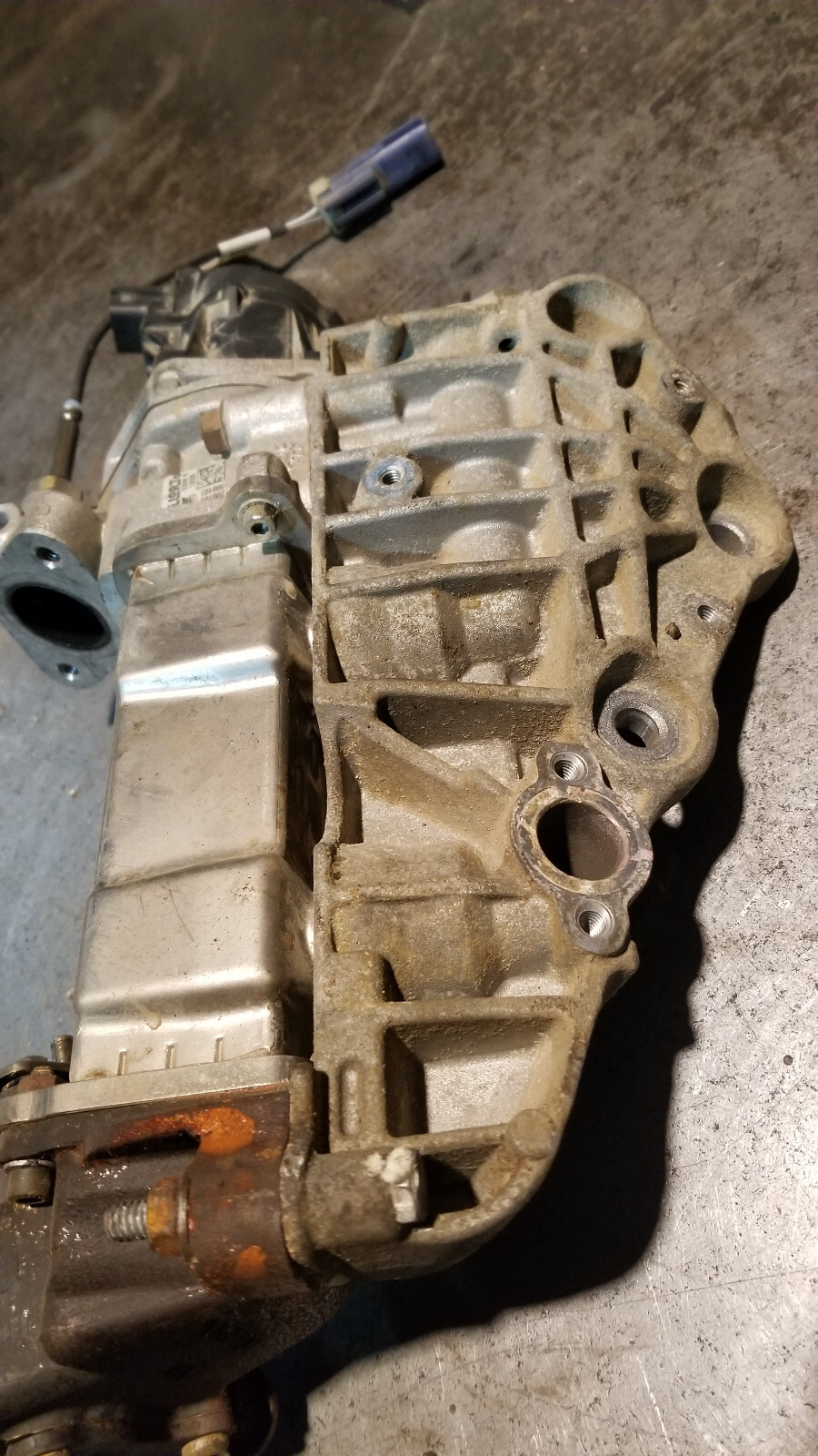 68445601AA 68211310AAA  3.0L ECODIESEL USED EGR COOLER - Picture 5 of 10