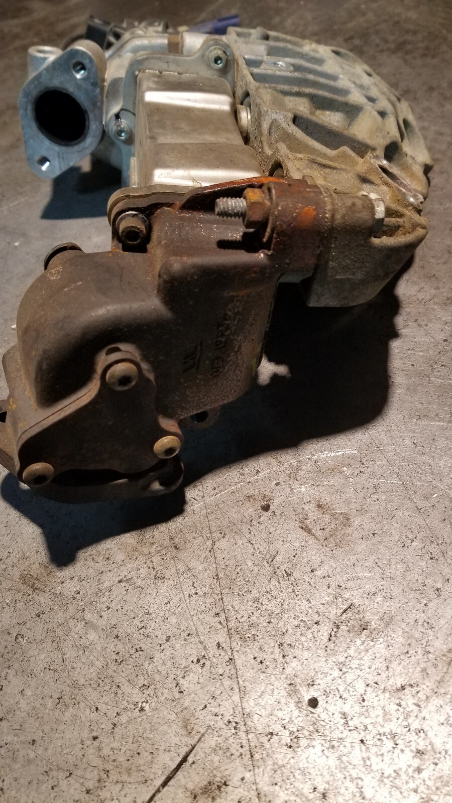 68445601AA 68211310AAA  3.0L ECODIESEL USED EGR COOLER - Picture 4 of 10