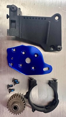 Traxxas  Maxx  TRA8960 Motor Mount W 24T - 1M Pinion Screws OEM Free Ship NEW