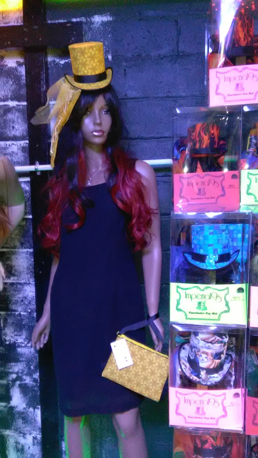 ladies veiled Fascinator Top Hat / with matching Clutch - yellow/gold pyramids