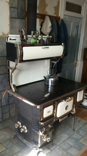 Antique style Wood Burning Cook Stove with boiler Hartland the Oval