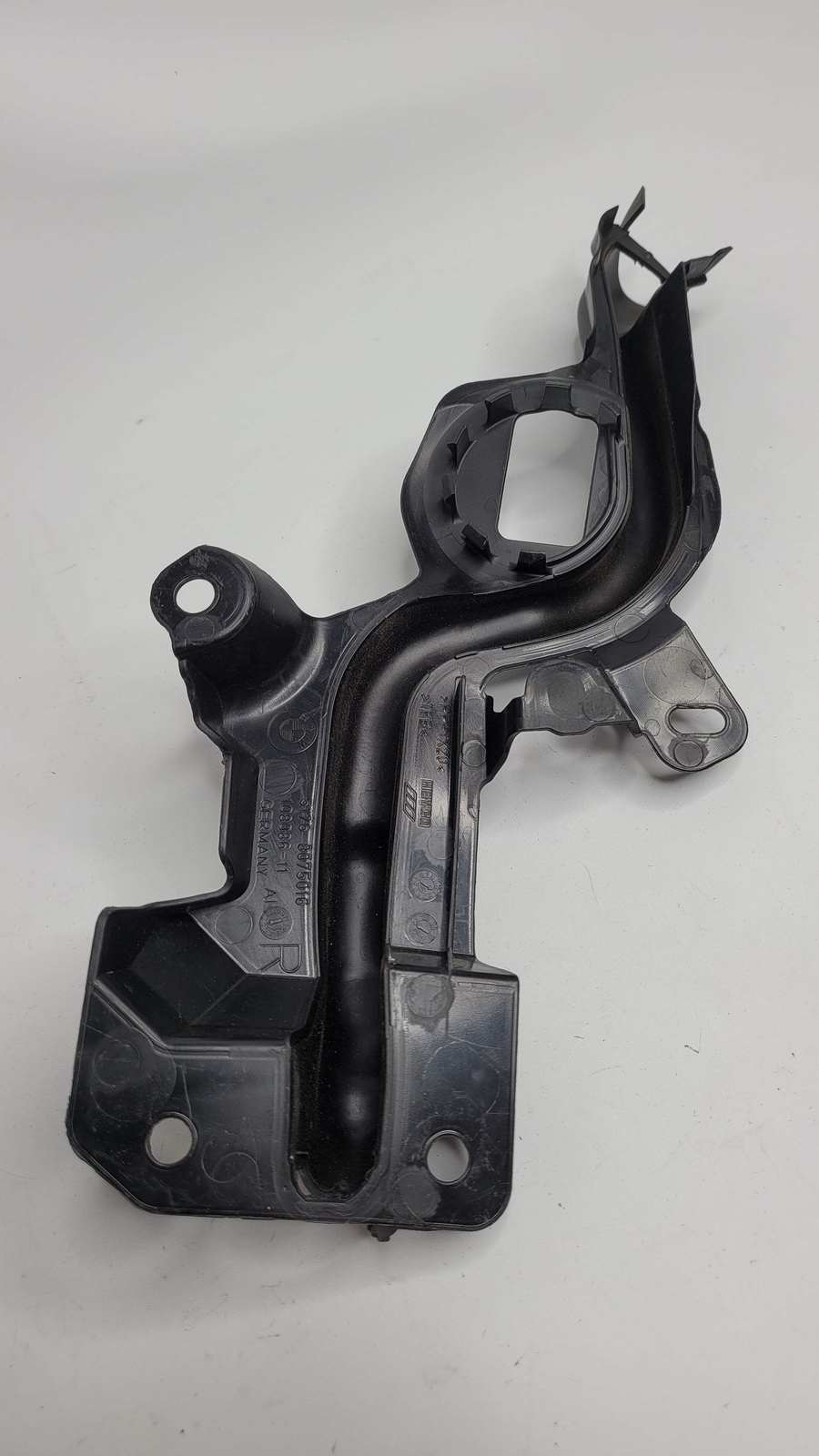 0 Bmw G80 G81 M3 G82 G83 M4 RIGHT SIDE ENGINE COMPARTMENT RUBBER 8075016 image 3