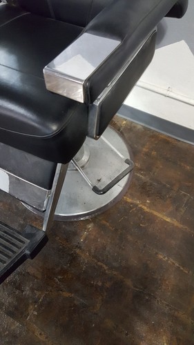 Barber chair used local pickup only Port Lavaca Texas