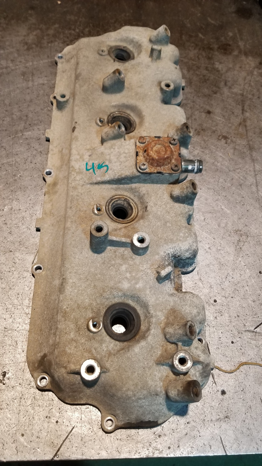 01 02 03 04 LB7 Duramax Diesel UPPER Valve Cover 97223559 ref45 - Picture 5 of 5
