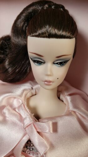 Silkstone Blush Beauty Barbie Fan Club Exclusive L.E 4,400 Doll NRFB New 