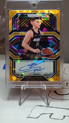 2020-21 Panini PRIZM TYLER HERRO GOLD CRACKED ICE AUTOGRAPH