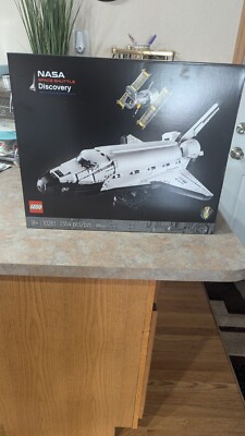 LEGO Icons: NASA Space Shuttle Discovery (10283)