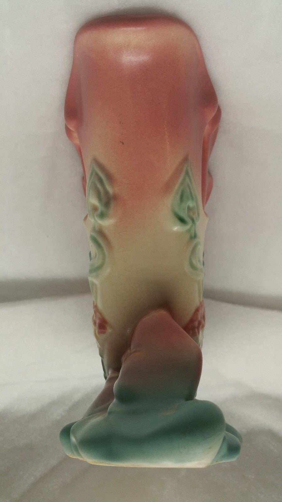 Hull Art Pottery Cornucopia vase Bow Knot pattern B-5  7+1/2