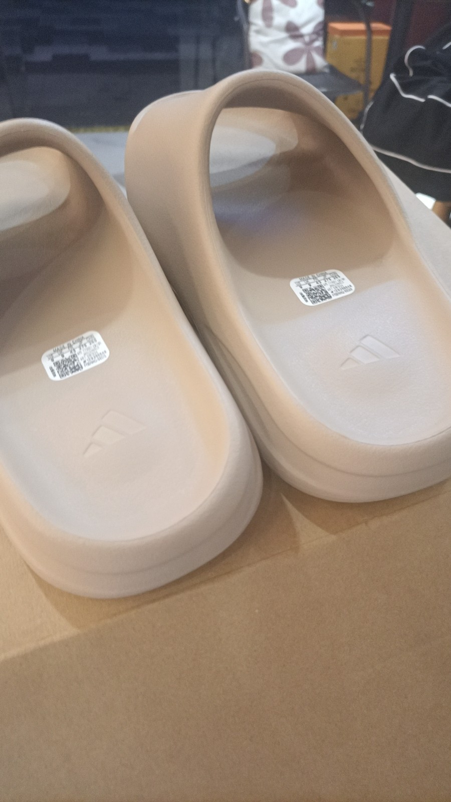 1度のみ着用極美品✨adidas yeezy slide bone 1度のみ着用極美品✨adidas yeezy slide bone Amazon.com | adidas