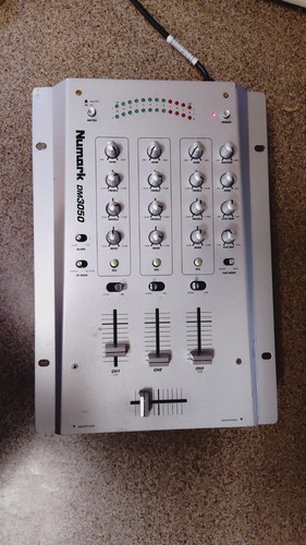 Numark DM 1180 DJミキサー　ベスタクス Numark DM 1180 DJミキサー ベスタクス - メルカリ