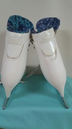 Ice skates size 2 youth white Lake Placid white figure