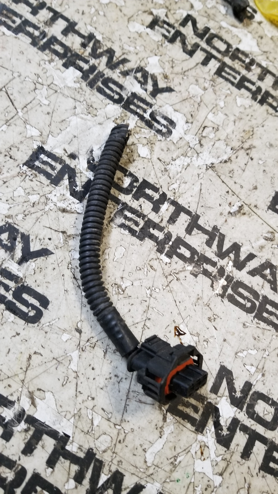 3 PIN 3 WIRE ENGINE HARNESS PIGTAIL 2005-2006 Chevy Gmc Duramax Diesel LLY - Picture 1 of 5