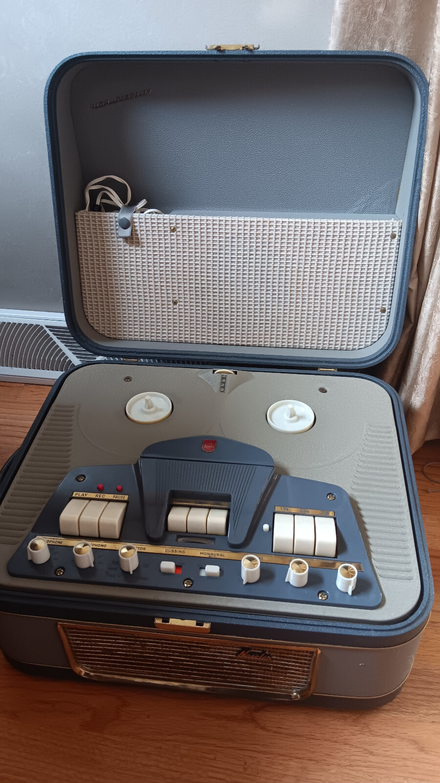 Norelco Stereo Continental 400 Reel to Reel Tape Recorder Suitcase