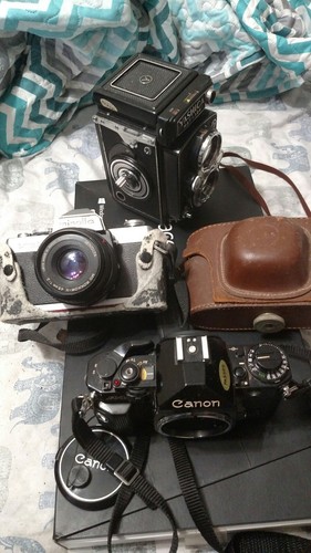 Vinatage Bundle Cameras- Yashica MAT-124, Minolta XG1, Cannon A1, & Kodak...