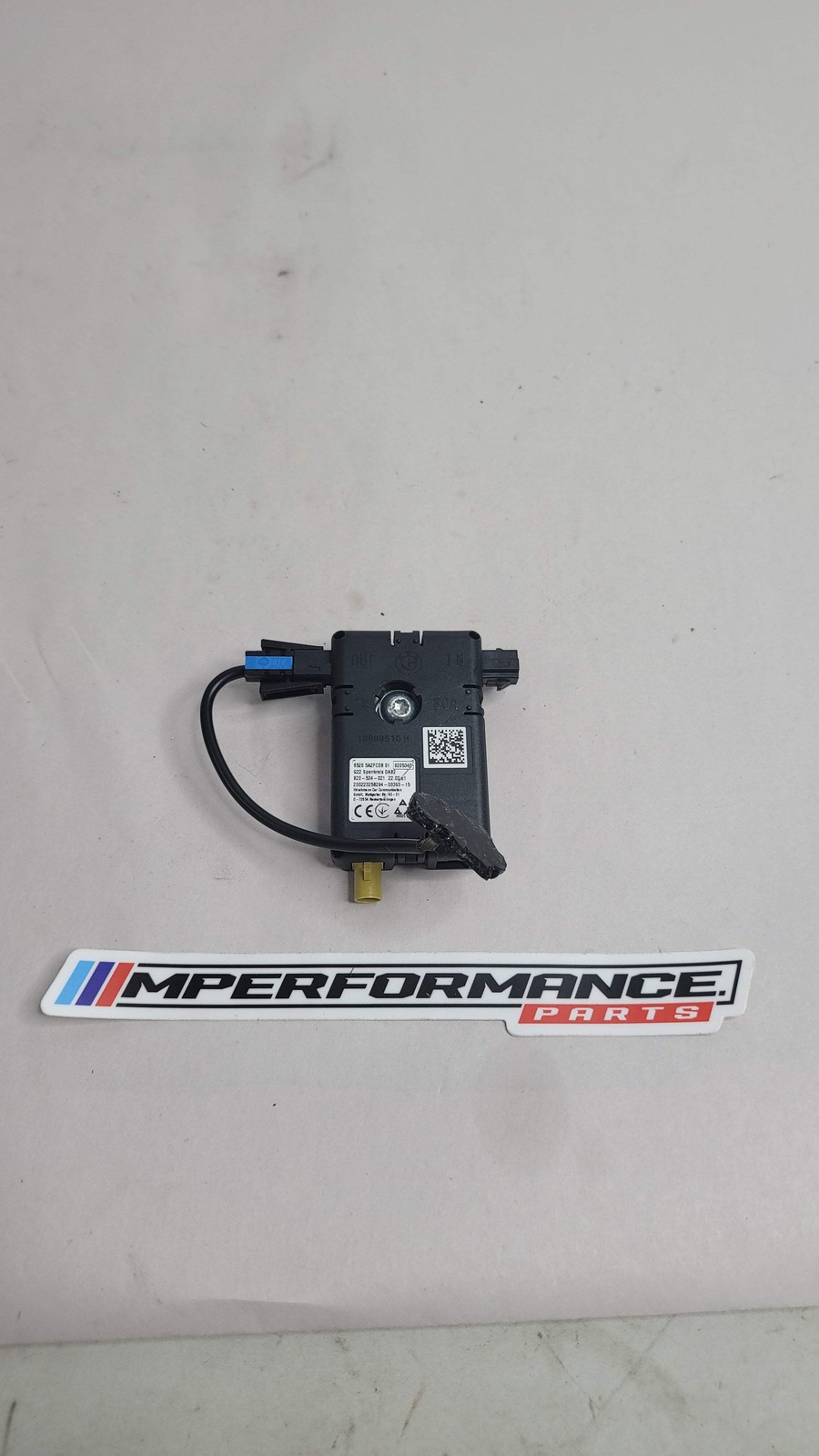 BMW 3 G20, G80, G28 M3 Competition Antenna Amplifier 5A2FCD8