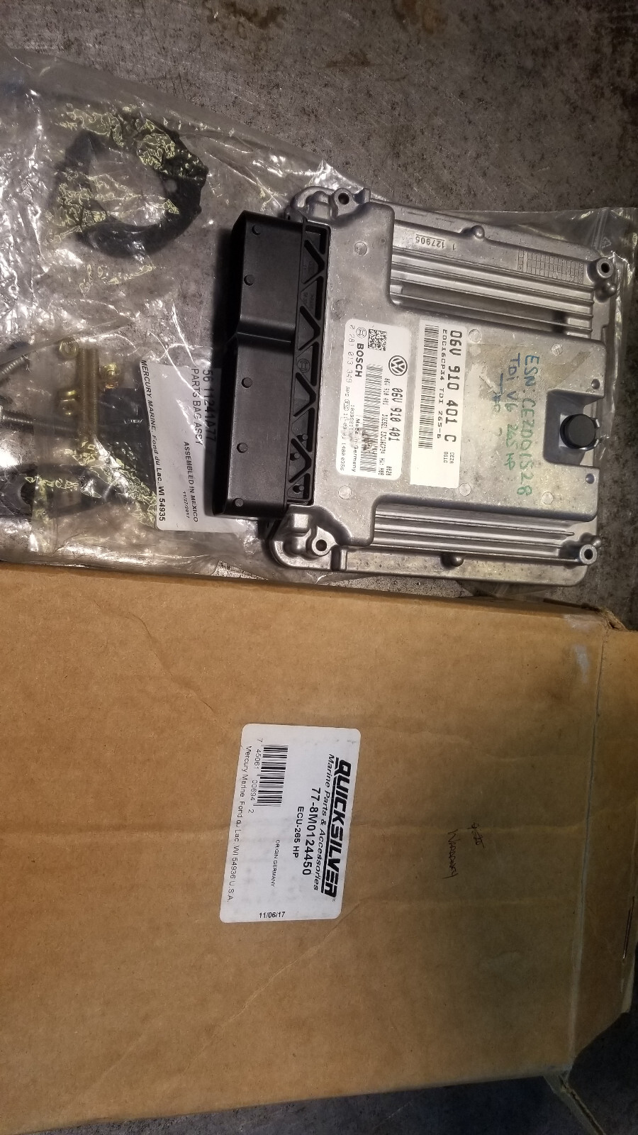 CORE Mercury-Mercruiser 77-8M0124450 ECU-265 HP FOR PARTS/UNKNOWN CONDITION - Picture 1 of 5