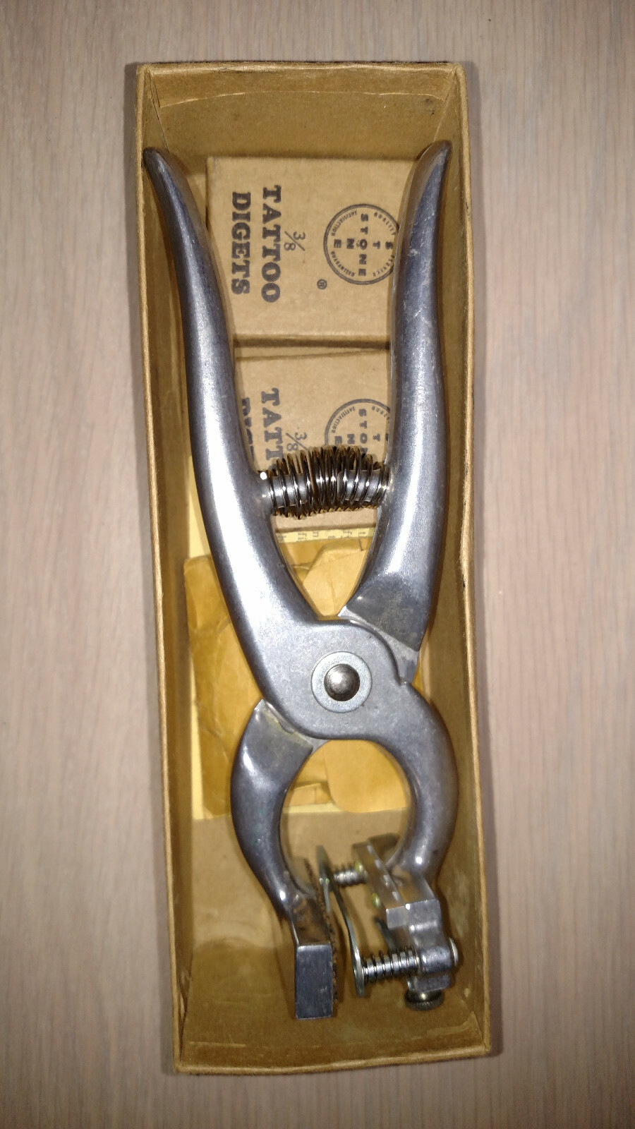 Vintage Stone Tattoo Pliers with Ear Release Cattle Goats Sheep USA Made