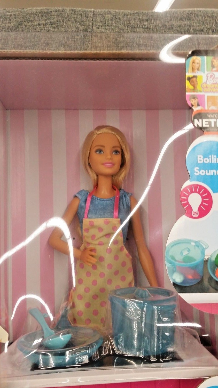 Barbie Ultimate Kitchen with 20+ Pieces Lights & Sound Buttons Play Doh 5 Colors