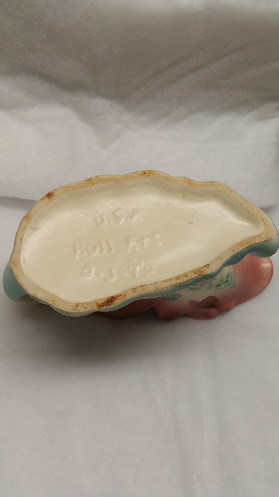 Hull Art Pottery Cornucopia vase Bow Knot pattern B-5  7+1/2