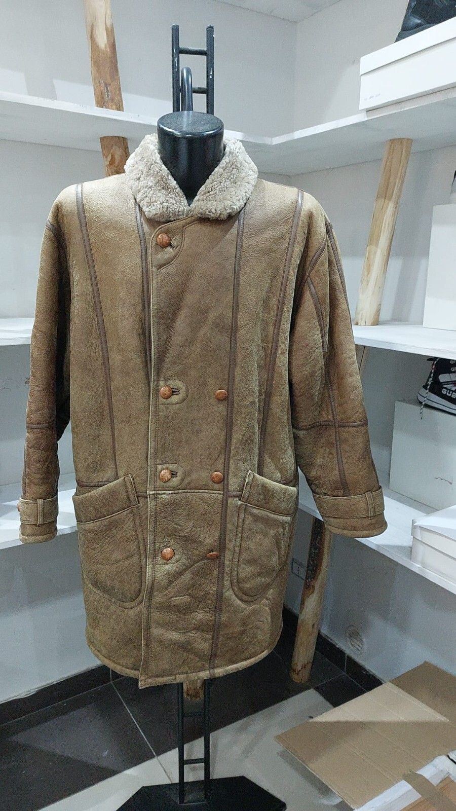 【massnoun】REAL SHEARING OVERSIZED MUSTANG Designer fashion, Seoul-fully created | W Concept