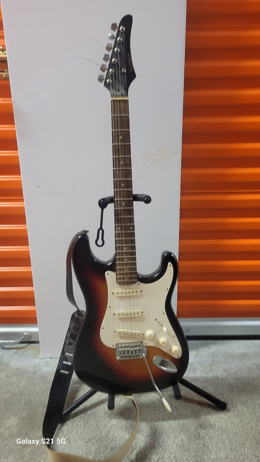 Samick Electric Guitar Model LS-10 SB 6 String - With Stand