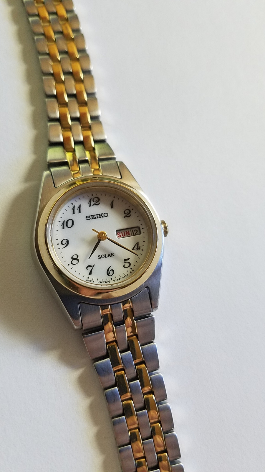 Seiko Women V138-0AA0 Solar Watch 2 Tone Bracelet Band Cas Seiko Women V138-0AA0 Solar Watch 2 Tone Bracelet Band Cas