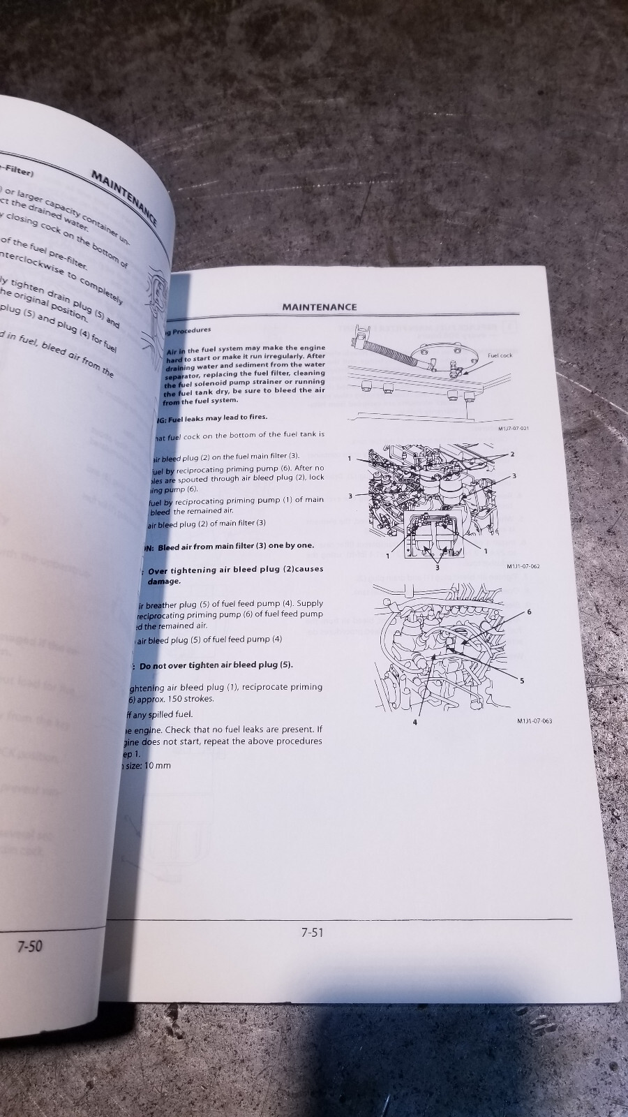 zaxis 650lc-3 670lch-3 OPERATORS MANUAL EM1J7-1-1 - Picture 1 of 6
