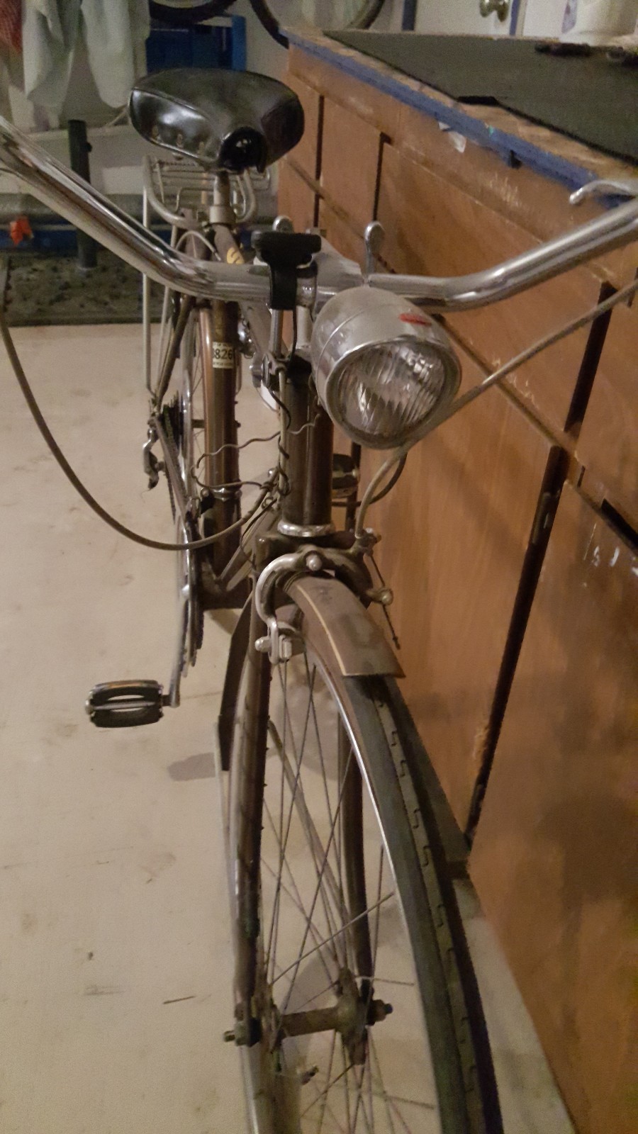 VINT. TOURING 1970's SCHWINN  SUBURBAN BIKE.10-SPEED,HELMET, GRIPS, ORIGINAL BRN