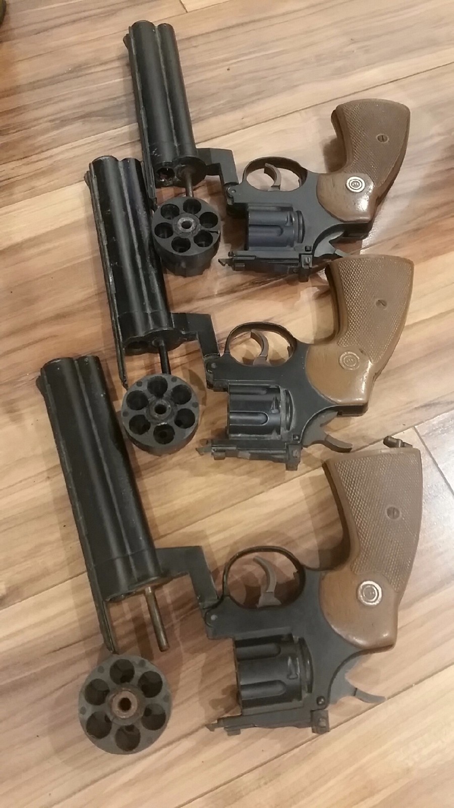 3 CROSMAN 3357 PAINTBALL MARKERS W/ EXTRAS 