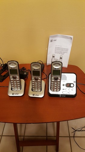 AT&T Detc 6.0  3 HANDSET DIGITAL ANSWERING SYSTEM MODEL # EL-52300