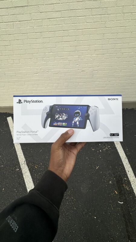 NEW PlayStation PORTAL Remote PLAYER for PS5 Console IN HAND