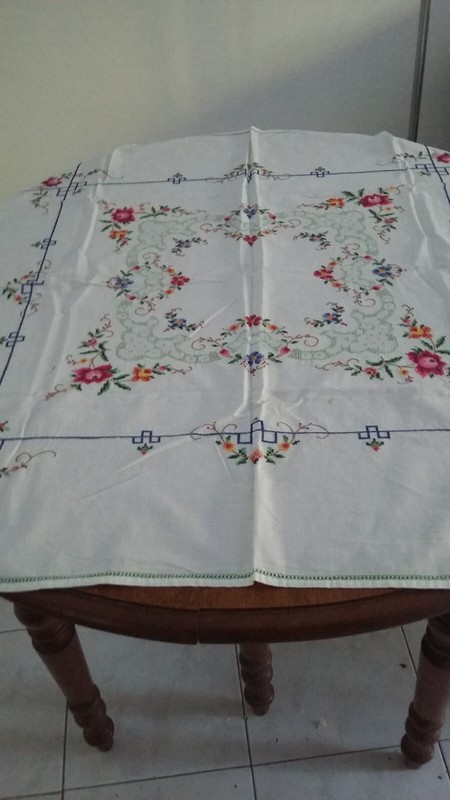 Ancienne Nappe A The Broderie Couleur De Fleurs Vintage 100 X 100  Cm Art Table