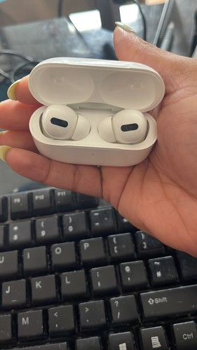 Apple AirPods Pro Active Noise Cancelling Wireless Charging