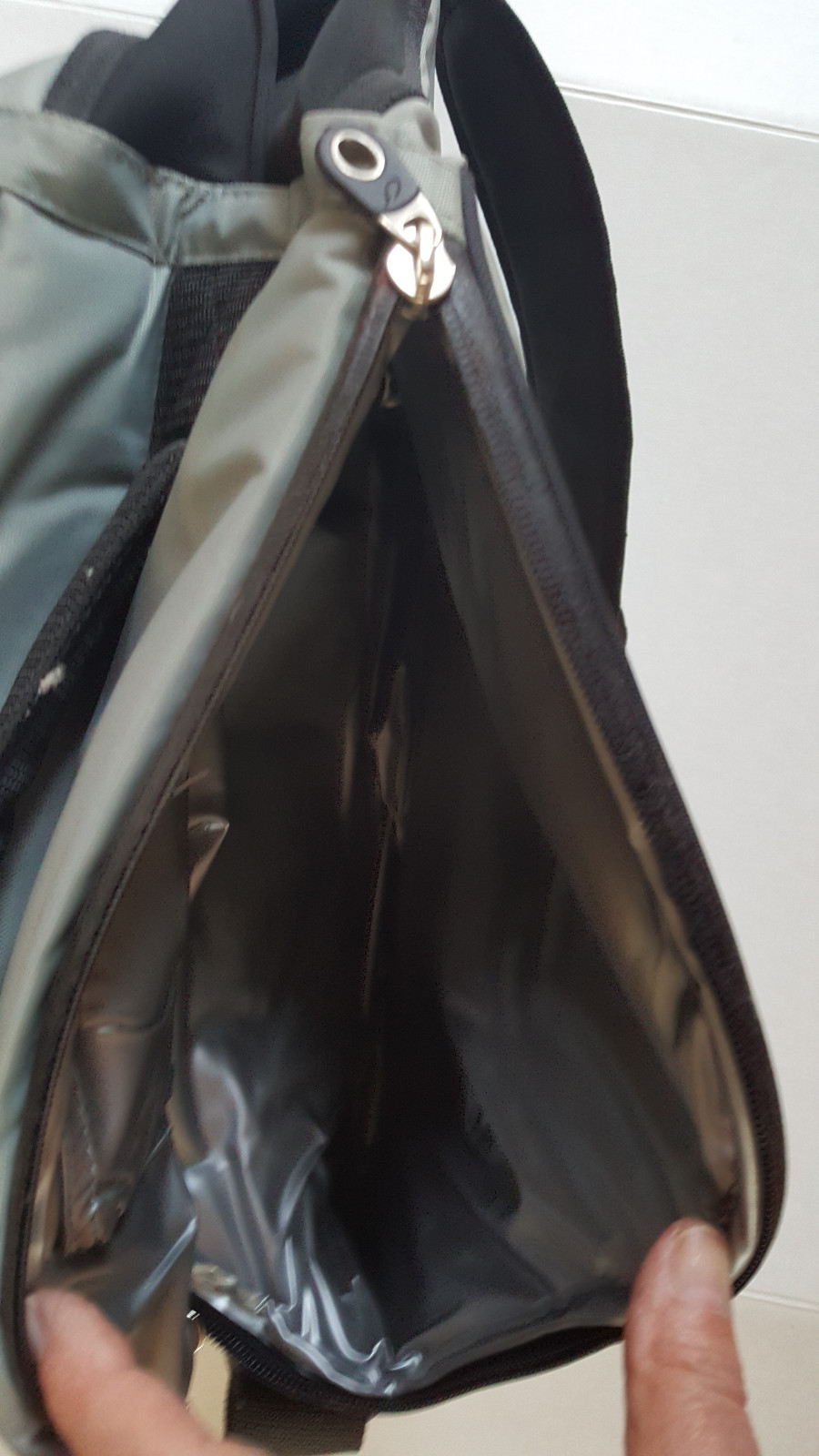 WATKINS TRUCKING INSULATED COOLER - PADDED SHOULDER STRAP - 17