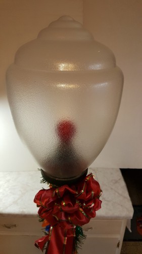 Large Christmas Yard Lamp Post - over 6 ft tall! - pick up only Janesville WI