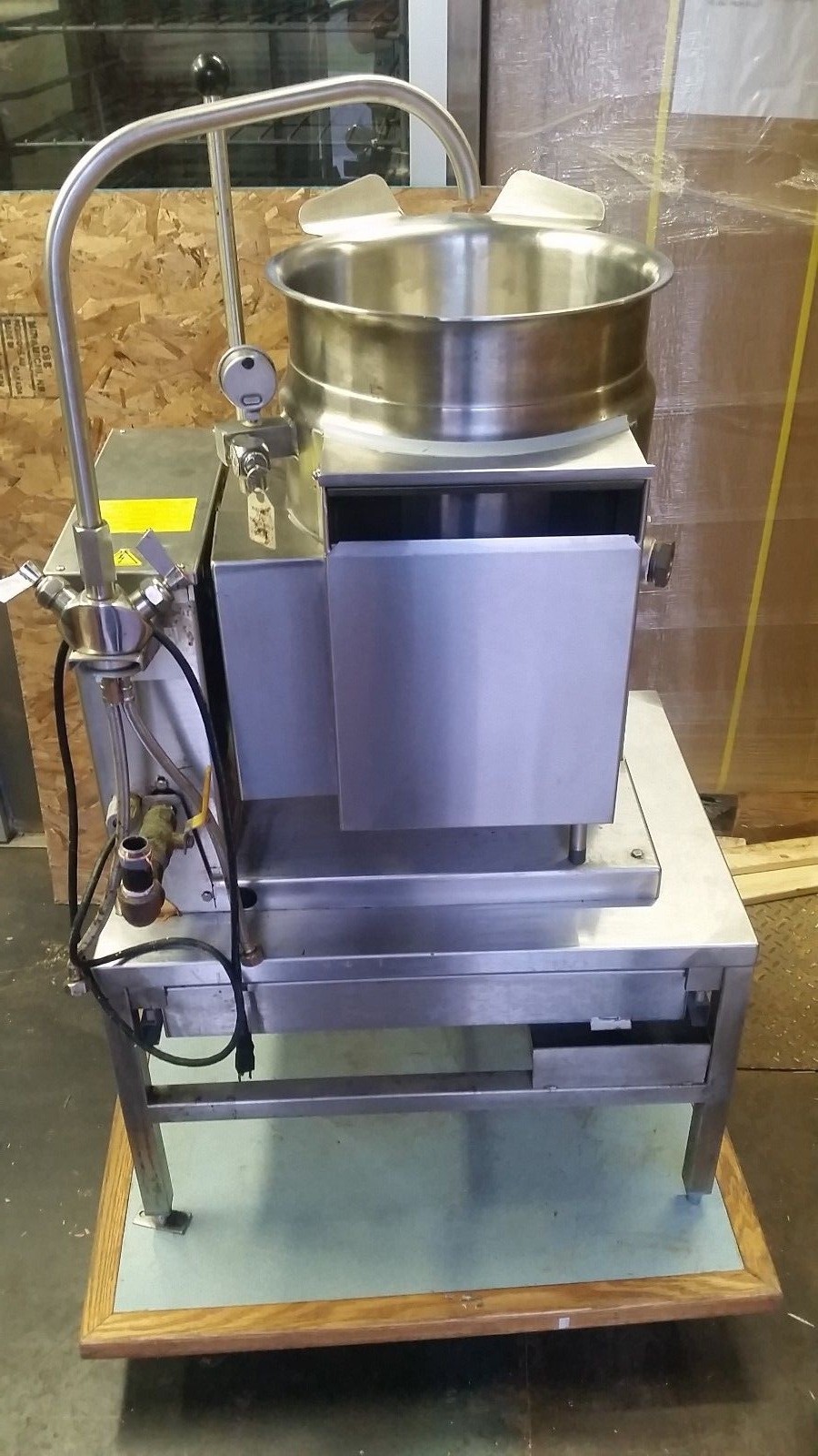 Cleveland KGT-6-T Steam Kettle - Propane - Tilting - 6 Gallons