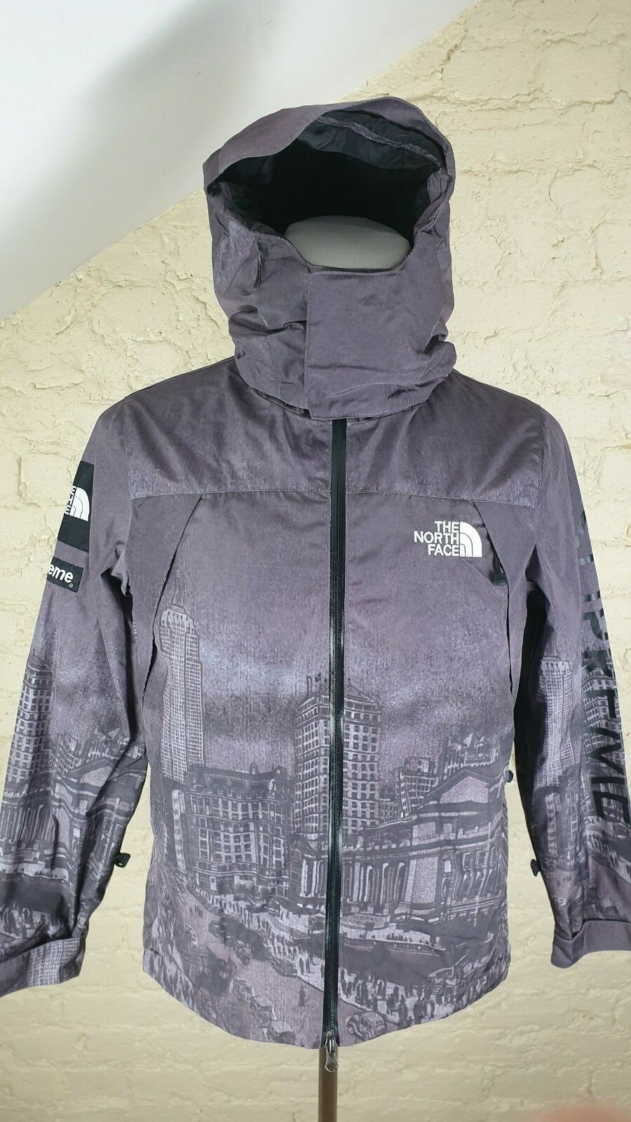 SUPREME x THE NORTH FACE 2008 Summit NIGHT Size: Small SUPREME x THE NORTH FACE 2008 Summit NIGHT Size: Small