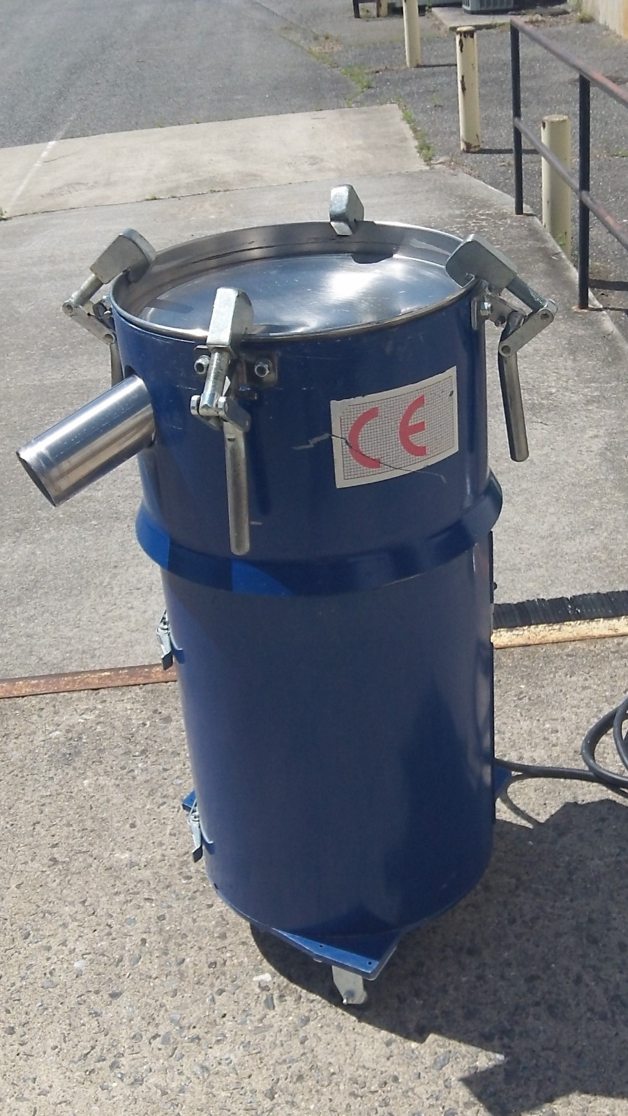 POWDER SIFTER -- VORTI-SIV   RBF15 WITH 94 MESH SIEVE